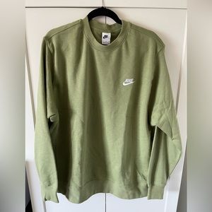 NIKE MENS Regular Fit Green Sweatshirt Crewneck